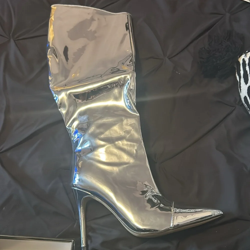 Thigh high metallic boot - Picture 2 of 2